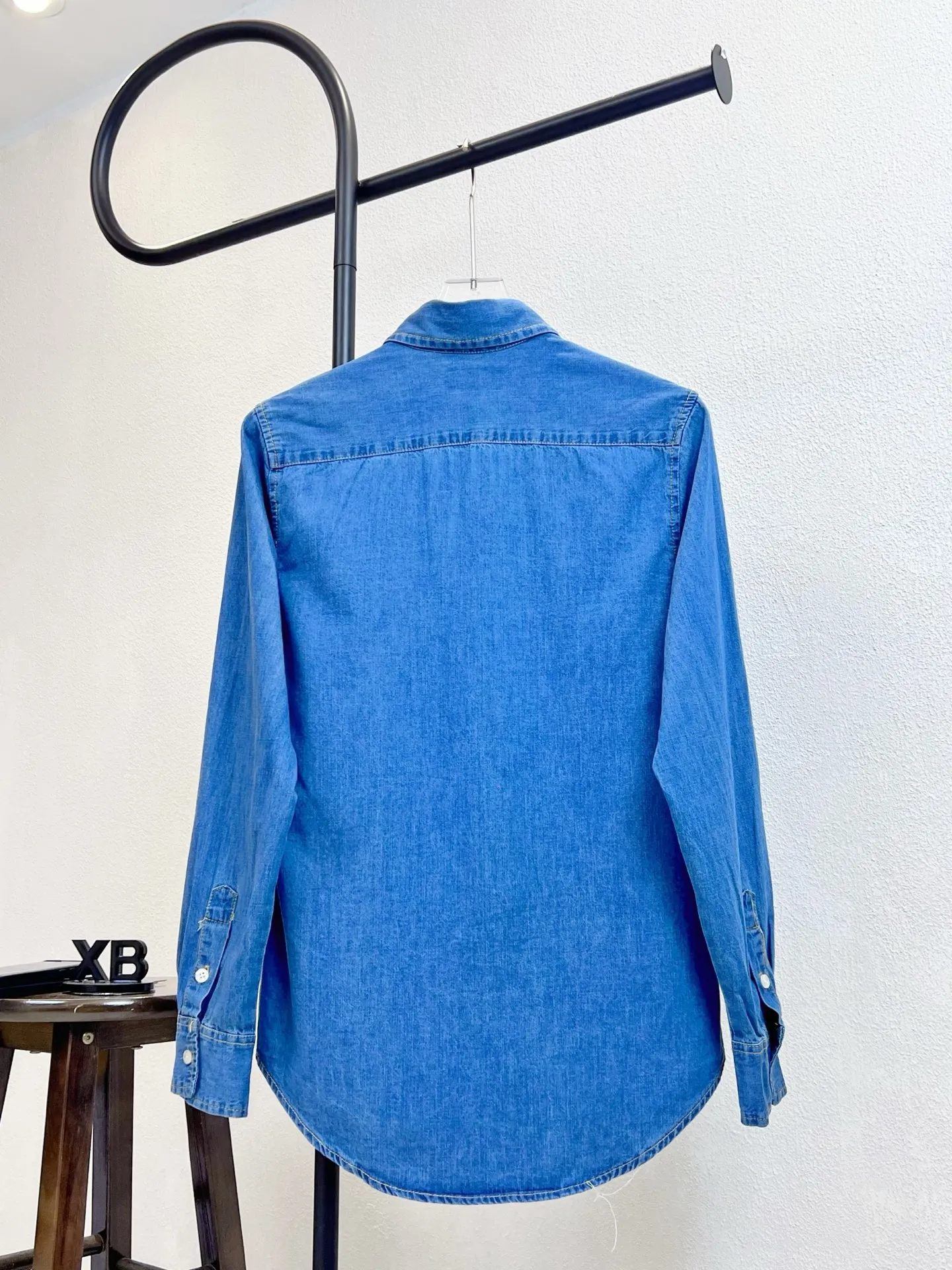 P220 model number Precise and high-quality jacquard craftsmanship makes the fabrics become one! After washing, the upper body is soft and comfortable, extremely delicate, and feels solid, smooth and soft. The fabric has the characteristics of being wrinkle-free and has an invincible feel. Perfect details. Size: S-XL